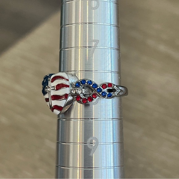 Heart Cross USA Flag Enameled Ring Size 8 - Picture 3 of 3